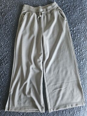 Hollister - Gilly Hicks Cropped Wide-Leg Pants